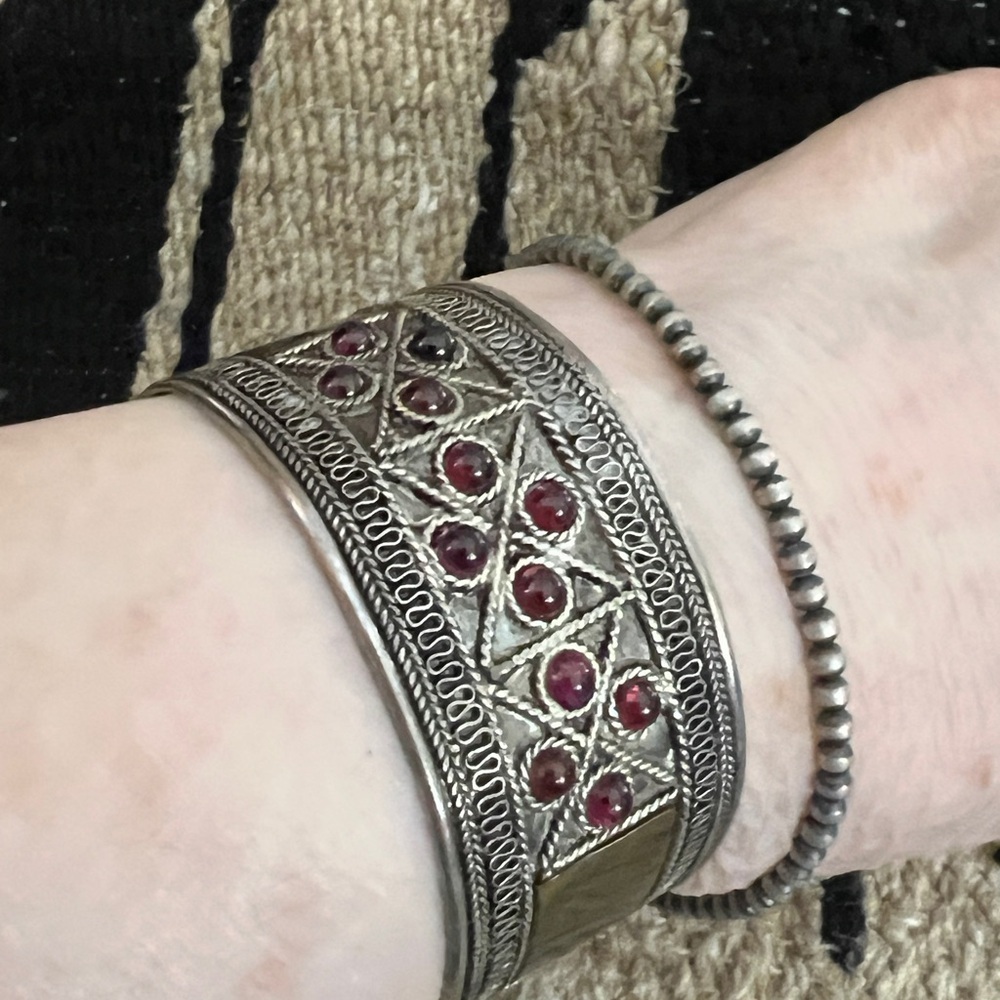 ❤️ Old Pawn Ethnic 12 Gemstone 925 Cuff 32.2 Gm Decorative Scroll Motifs - Picture 11 of 15